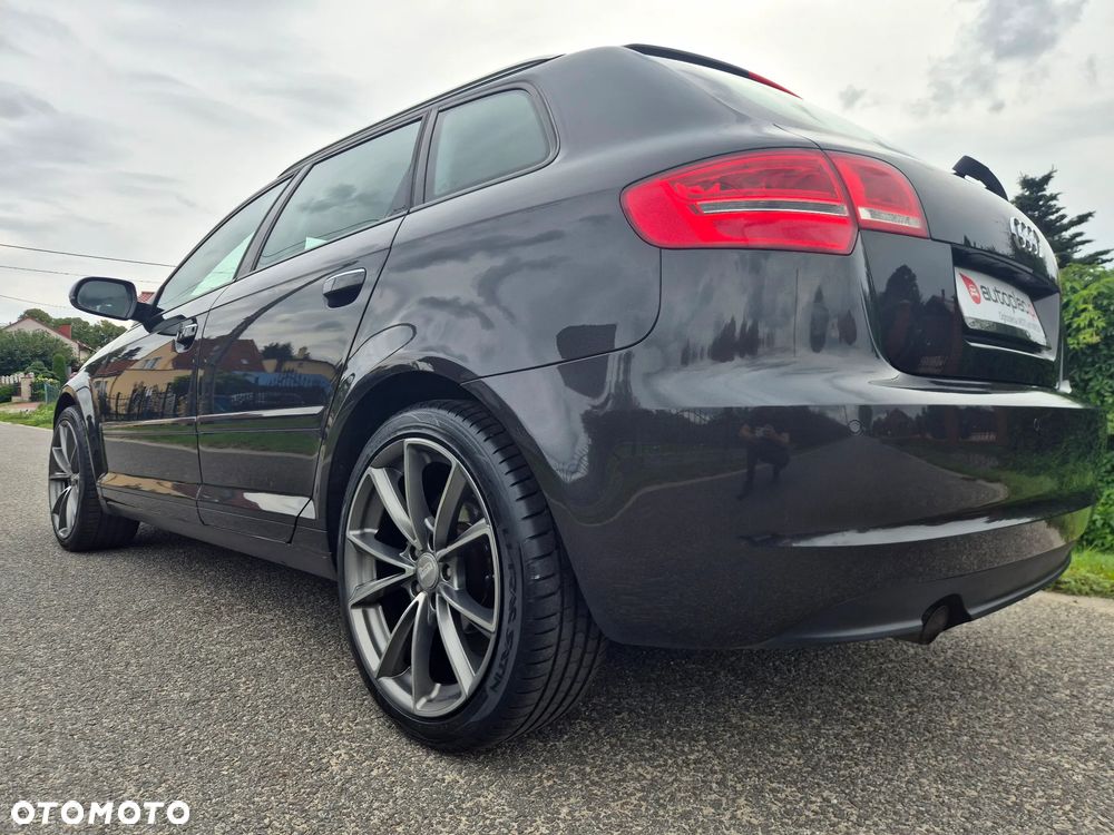 Audi A3 Sportback 1.6 TDI DPF Ambiente - 13
