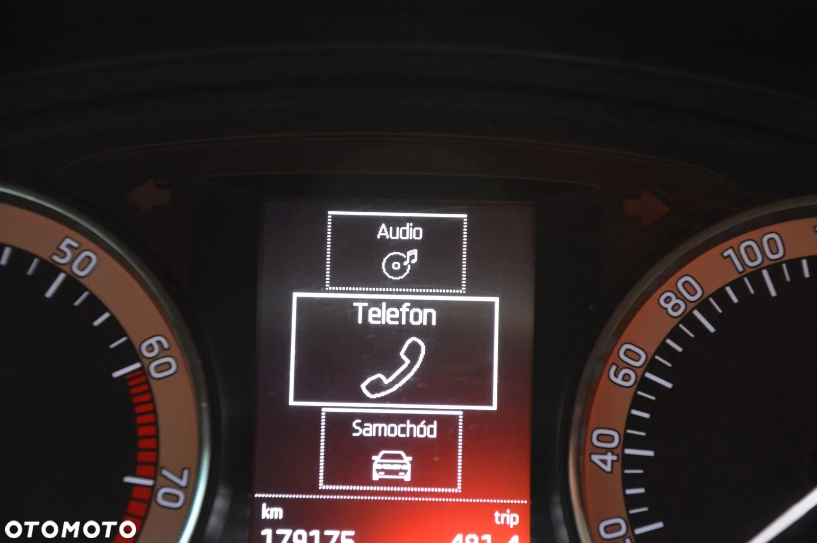 Skoda RAPID 1.2 TSI Edition - 32
