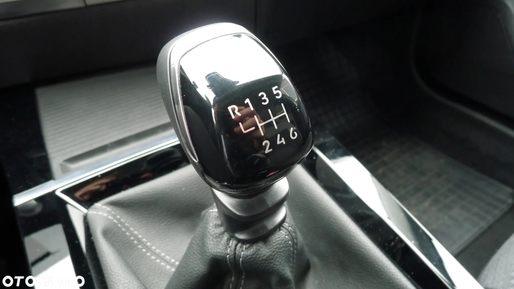 Opel Astra V 1.2 T Edition S&S - 13
