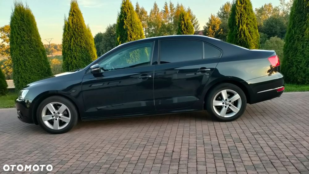 Volkswagen Jetta 1.2 TSI Life - 15