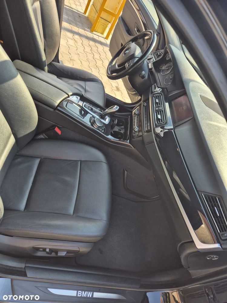 BMW Seria 5 520d xDrive Luxury Line - 14