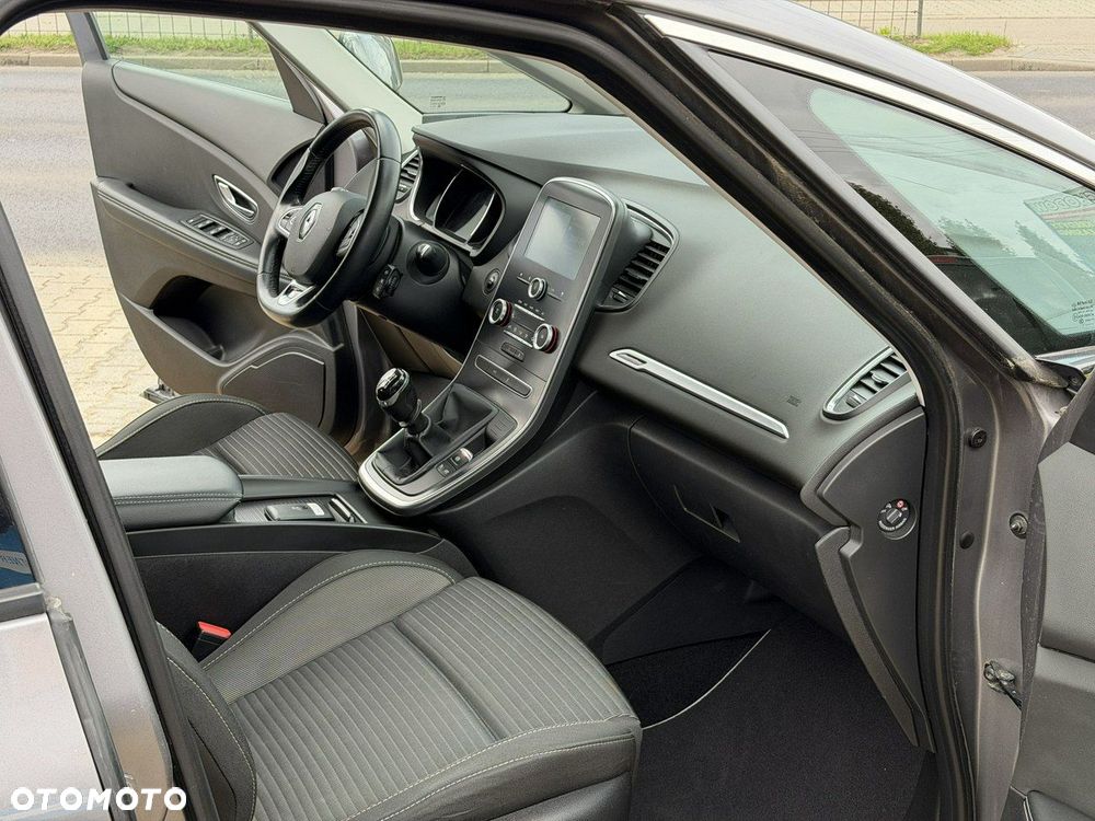 Renault Scenic - 17