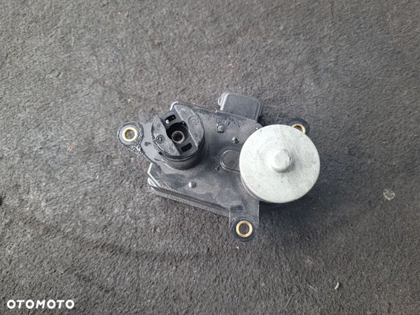 Zawór nastawnik kolektora 28381-2f000 Hyundai IX35 2.0 CRDI