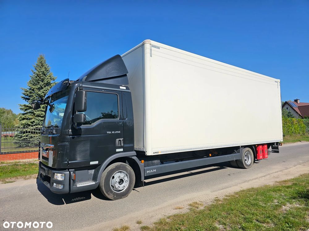 MAN TGL 12 250 z 2020r kontener automat 18 pal winda załadowcza Euro6 - 2