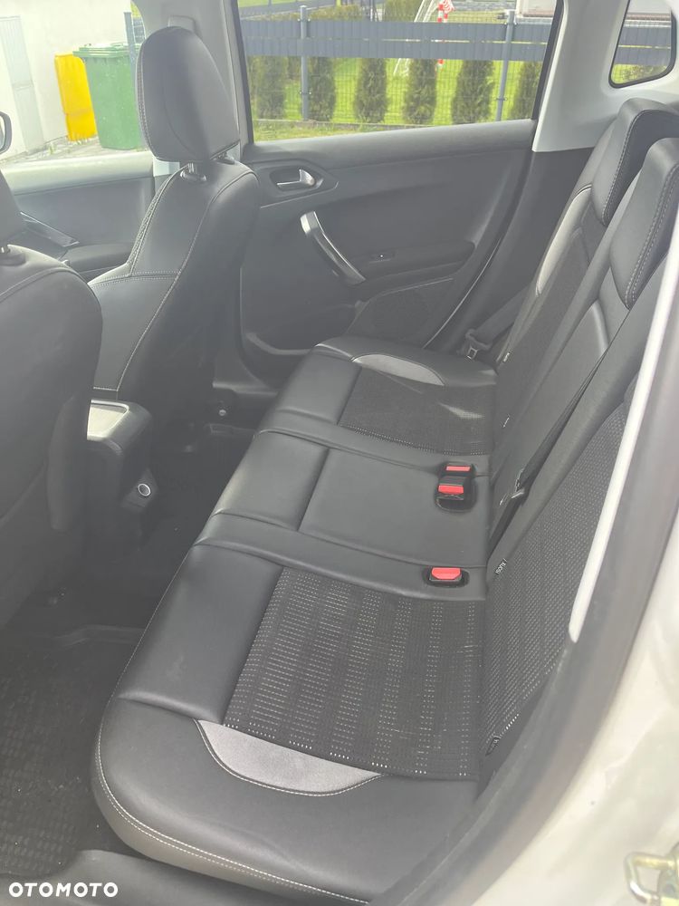Peugeot 2008 - 13