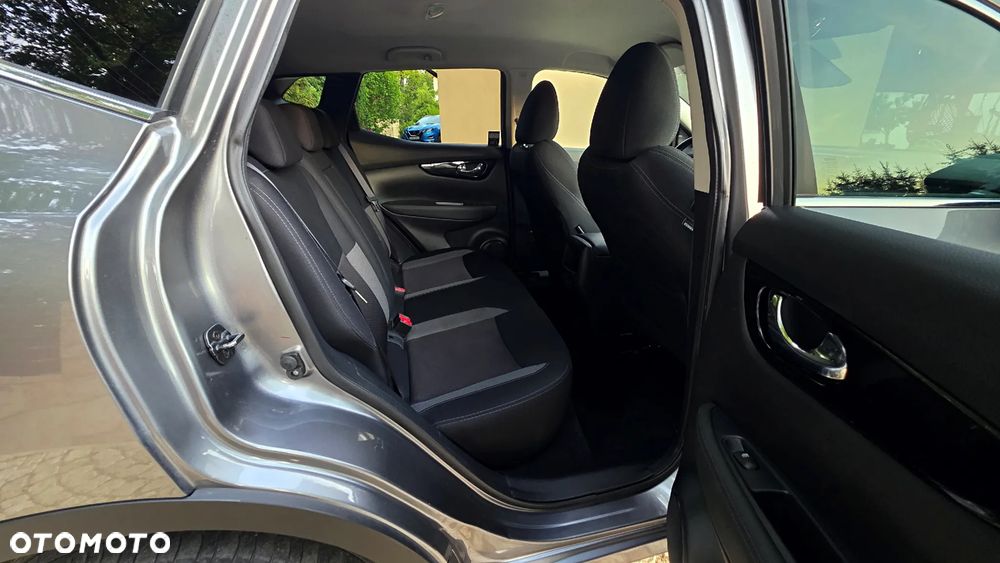 Nissan Qashqai 1.6 DIG-T N-Connecta - 16