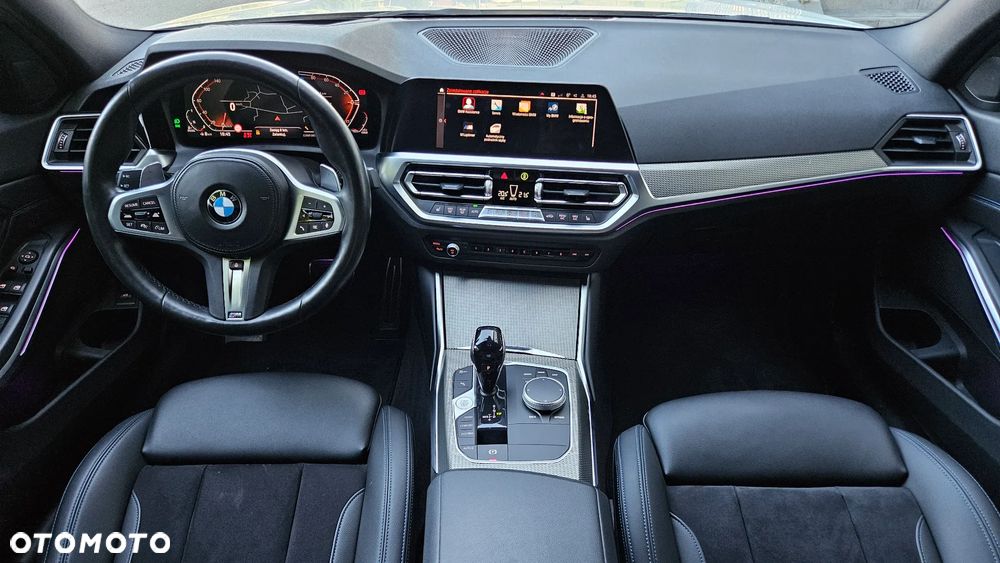 BMW Seria 3 320d xDrive M Sport - 16
