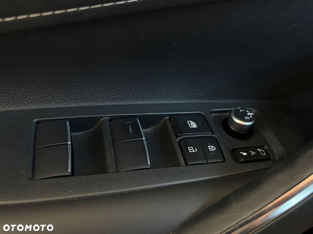 Toyota Corolla 1.8 Hybrid Style - 28