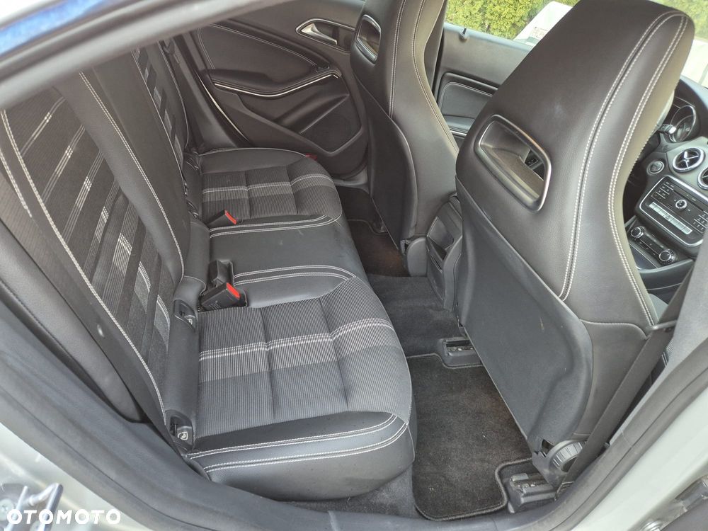 Mercedes-Benz CLA 200 d 4-Matic - 8