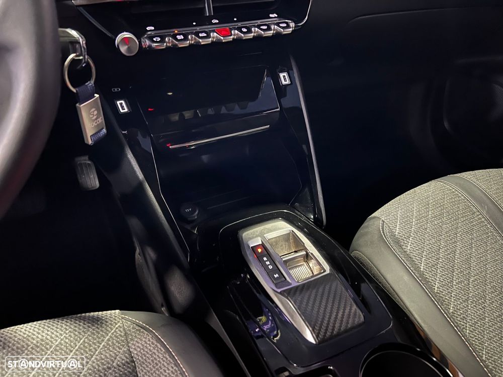Peugeot 2008 1.2 Hybrid Allure e-DCS6 - 23