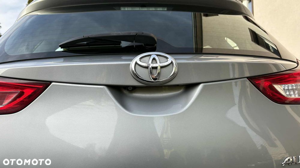 Toyota Auris 1.6 Premium + MM - 13