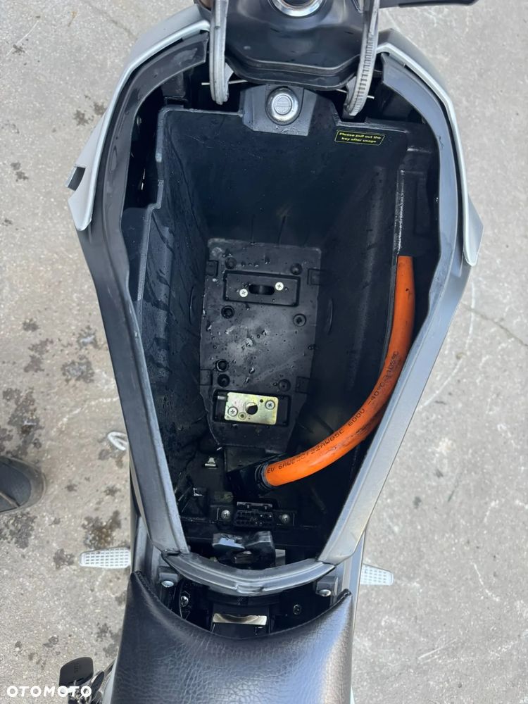 Super Soco TC MAX - 19