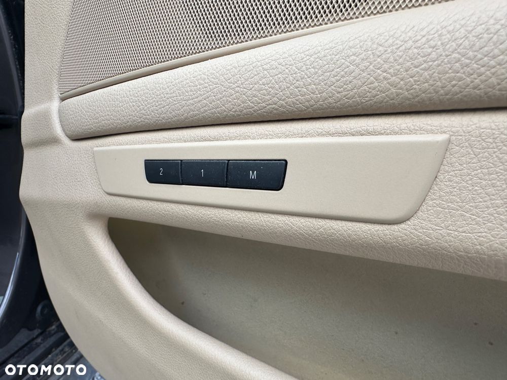 BMW Seria 5 528i - 13