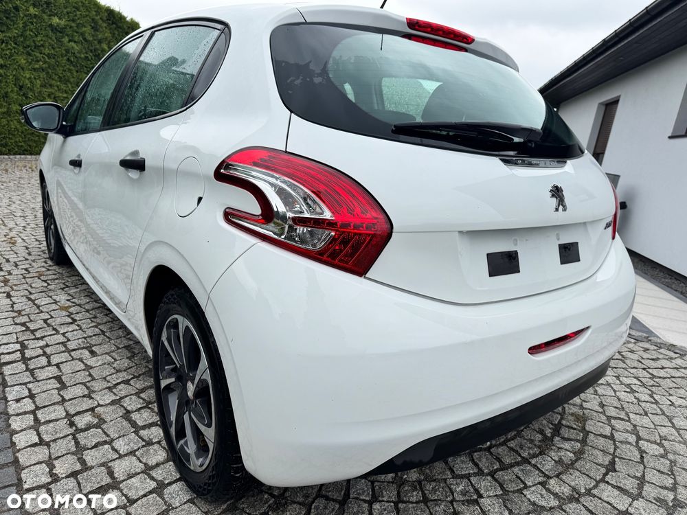 Peugeot 208 - 15