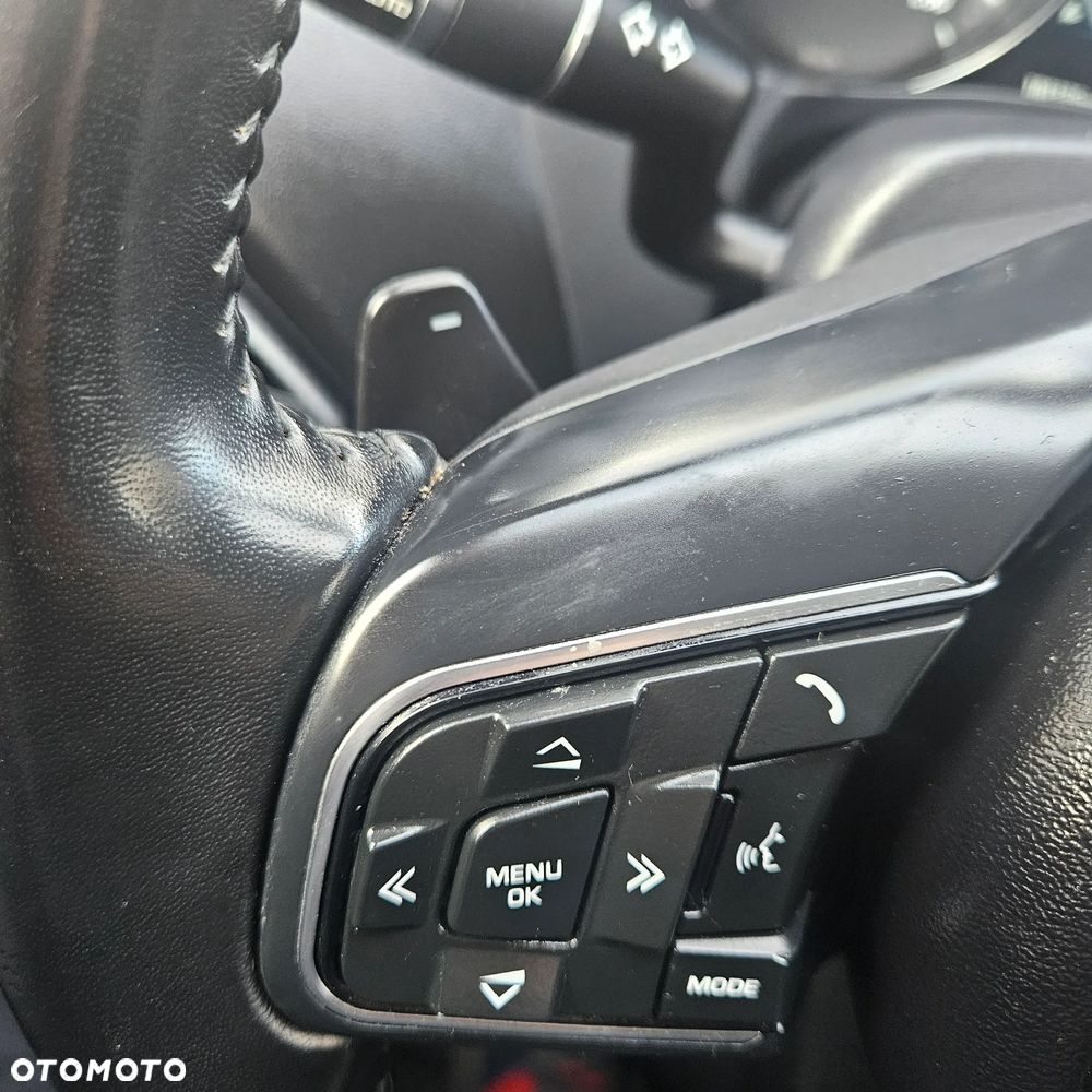 Jaguar XE - 35