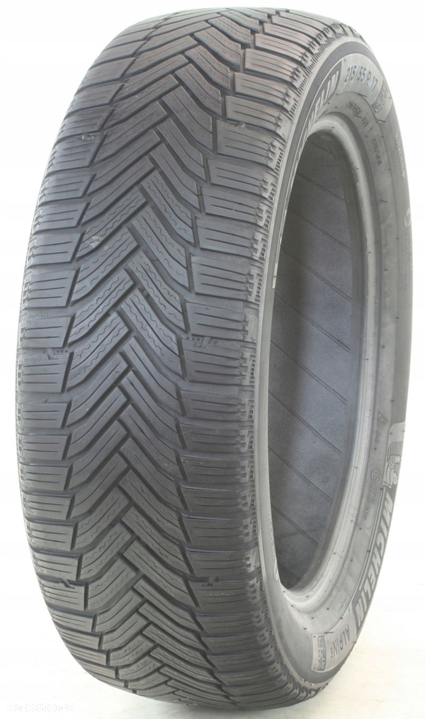 215/55R17 98V Michelin Alpin 6