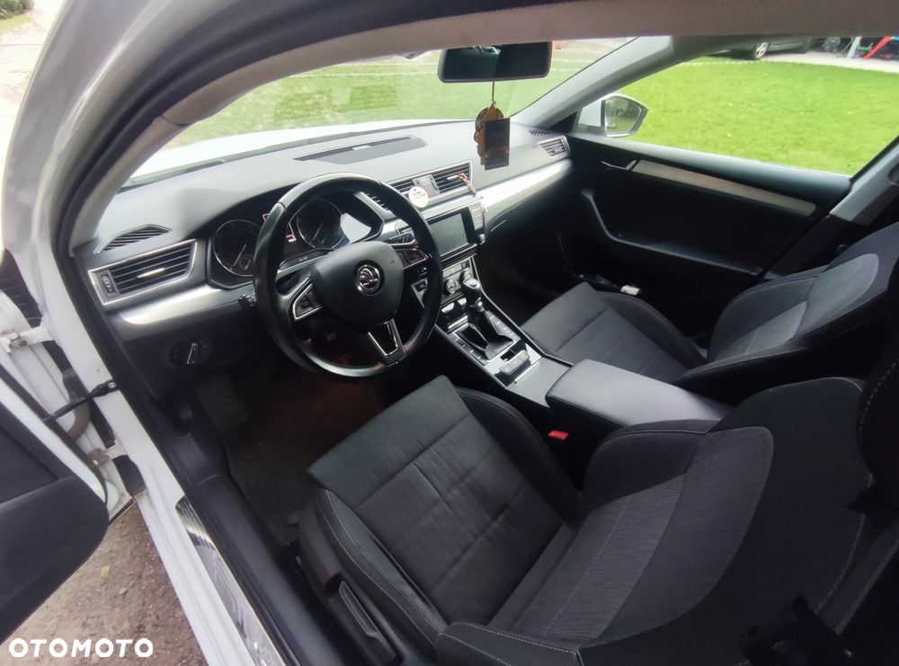 Skoda Superb 2.0 TDI Ambition - 6
