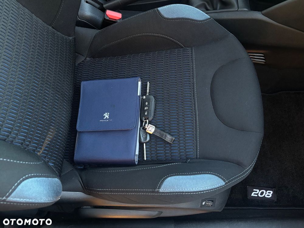 Peugeot 208 1.2 PureTech Allure - 18