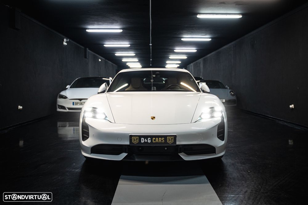 Porsche Taycan Turbo - 7