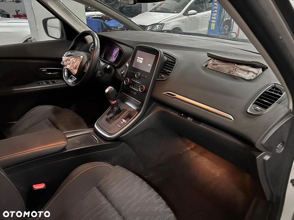 Renault Scenic ENERGY TCe 140 EDC EXPERIENCE - 13
