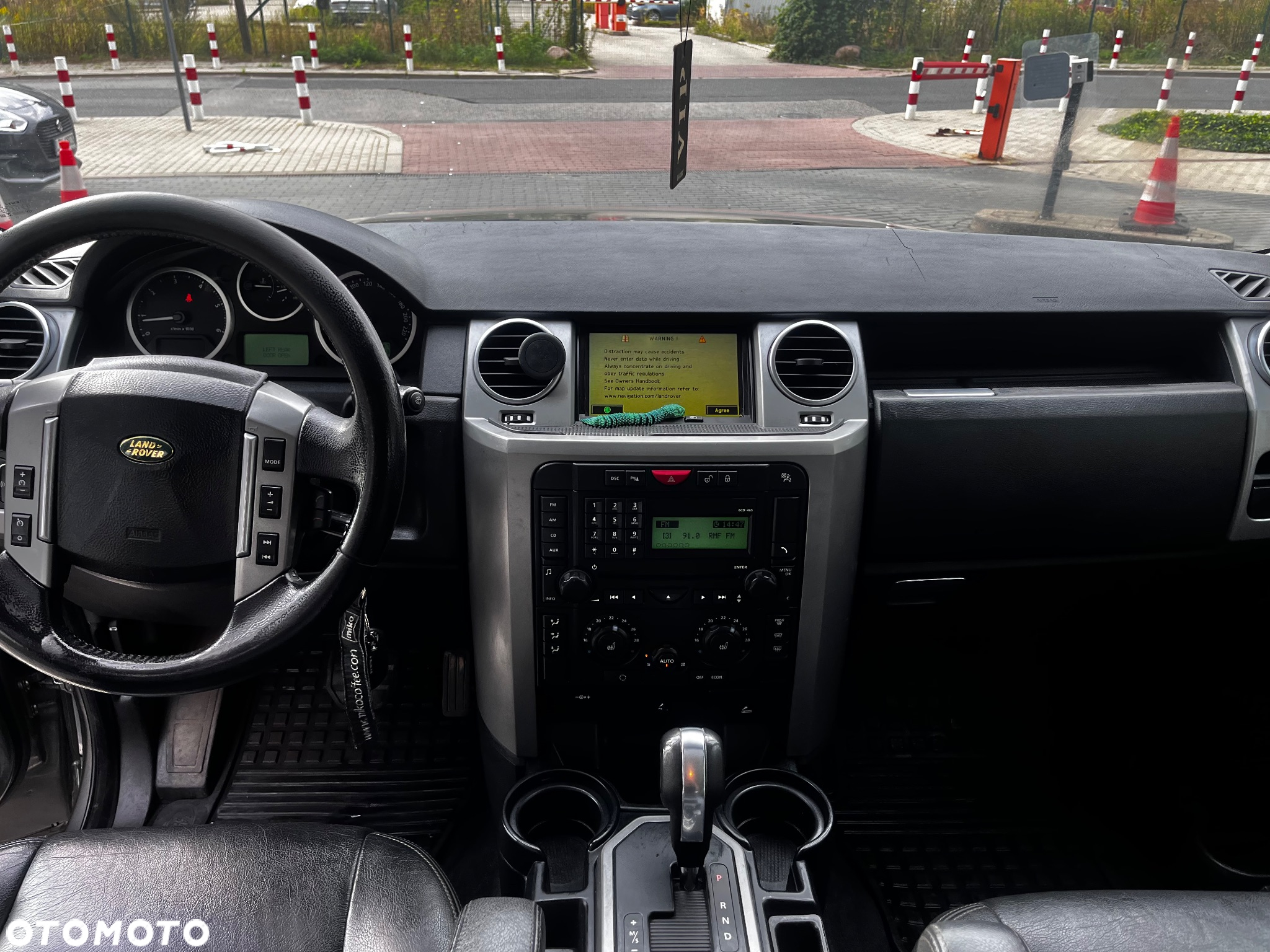 Land Rover Discovery IV 2.7D V6 SE - 24