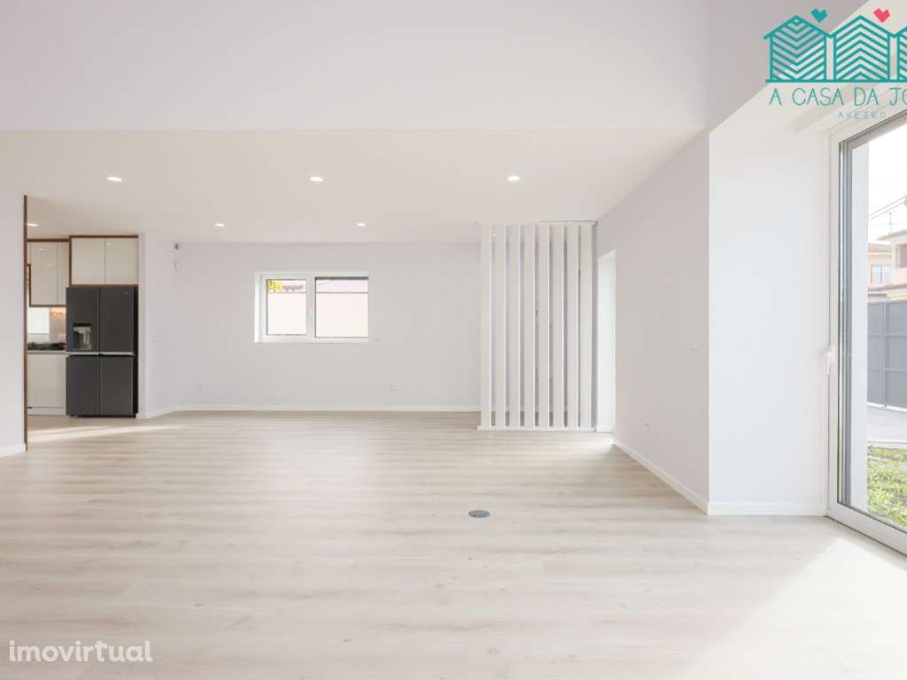 Moradia T4 e Garagem Fechada em Aradas - Grande imagem: 3/48