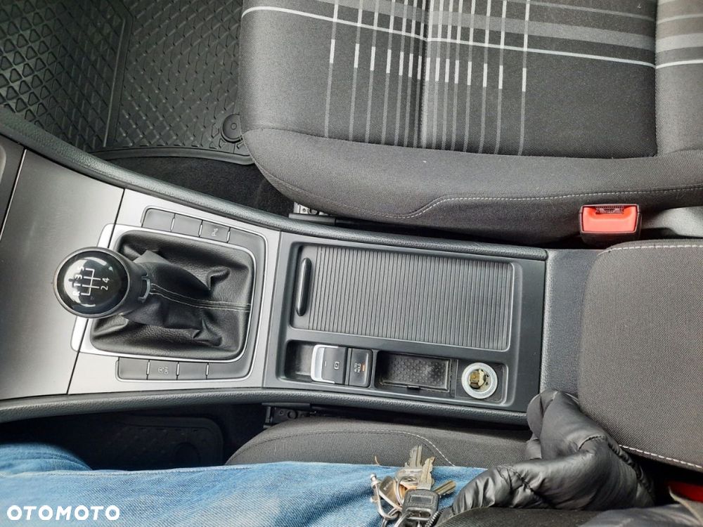 Volkswagen Golf - 35