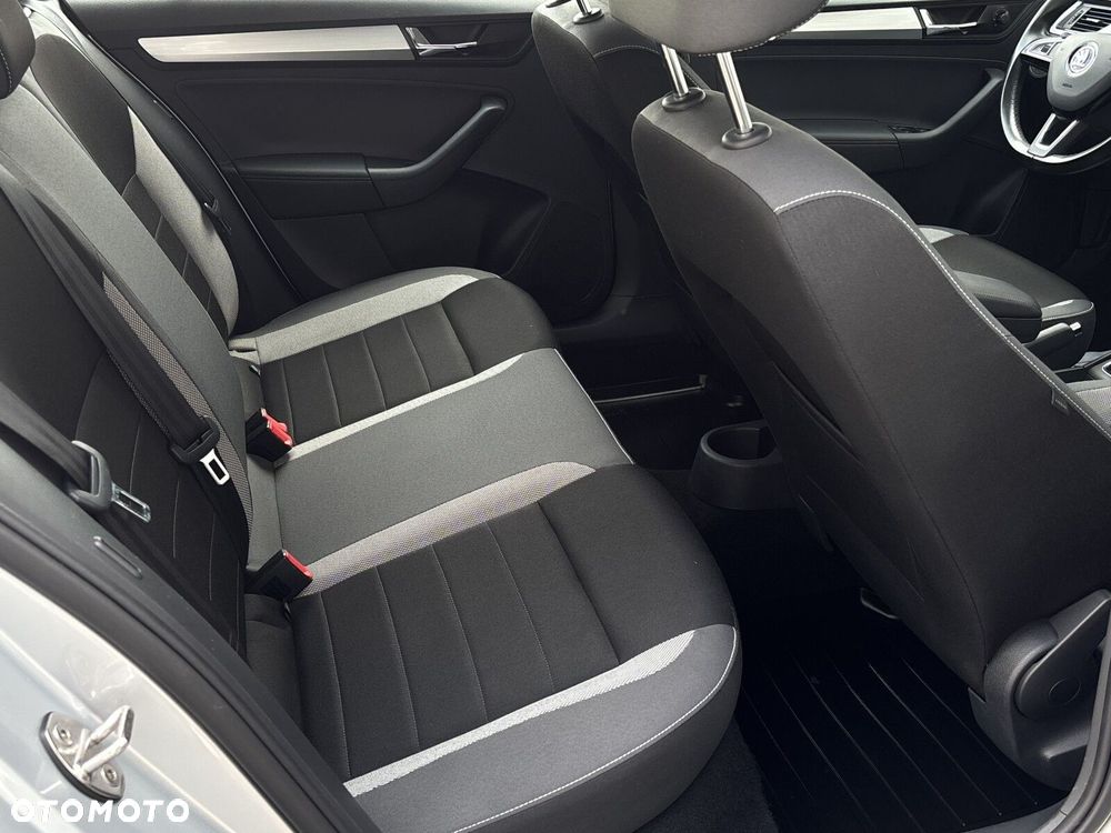 Skoda RAPID 1.0 TSI Ambition - 9