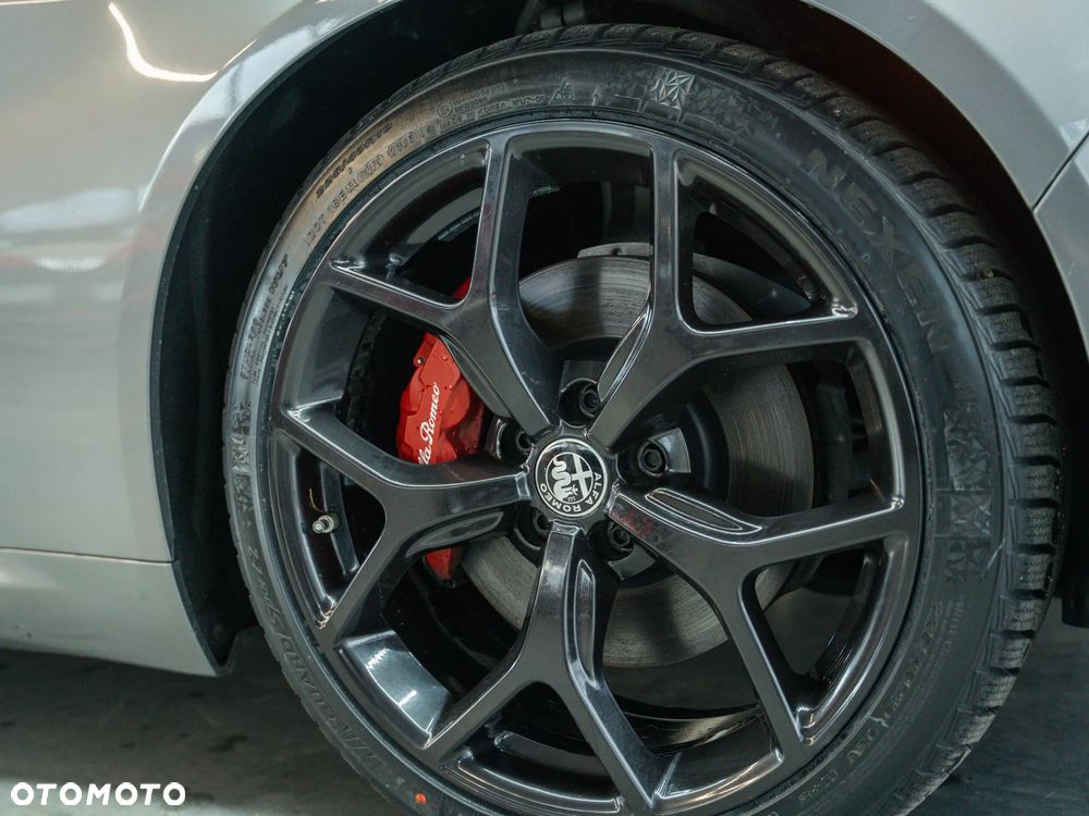 Alfa Romeo Giulia - 16