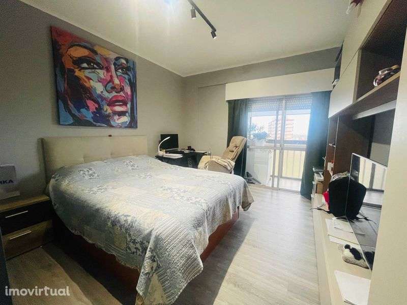 Apartamento T2 Remodelado com Elevador – Casal de São Brás, Amadora - Grande imagem: 3/12