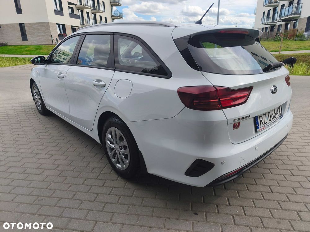 Kia Ceed - 4