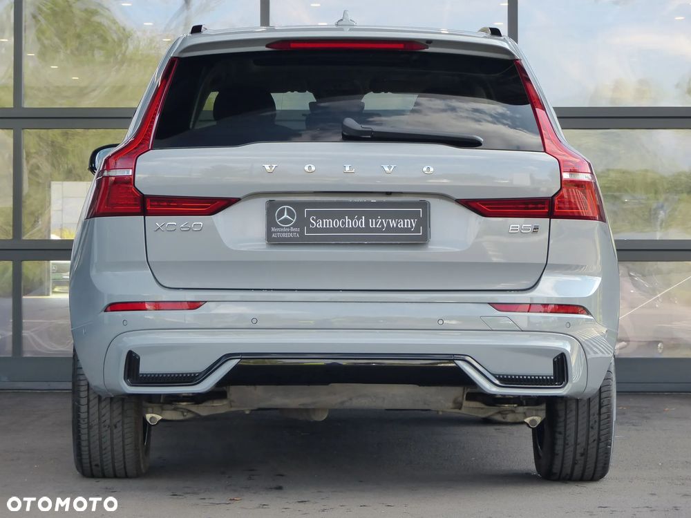 Volvo XC 60 B5 B AWD Ultra Dark - 5