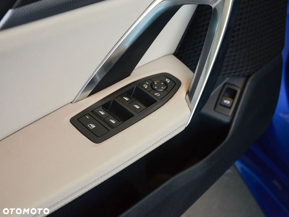 BMW iX2 xDrive30 66.5kWh M Sport - 19