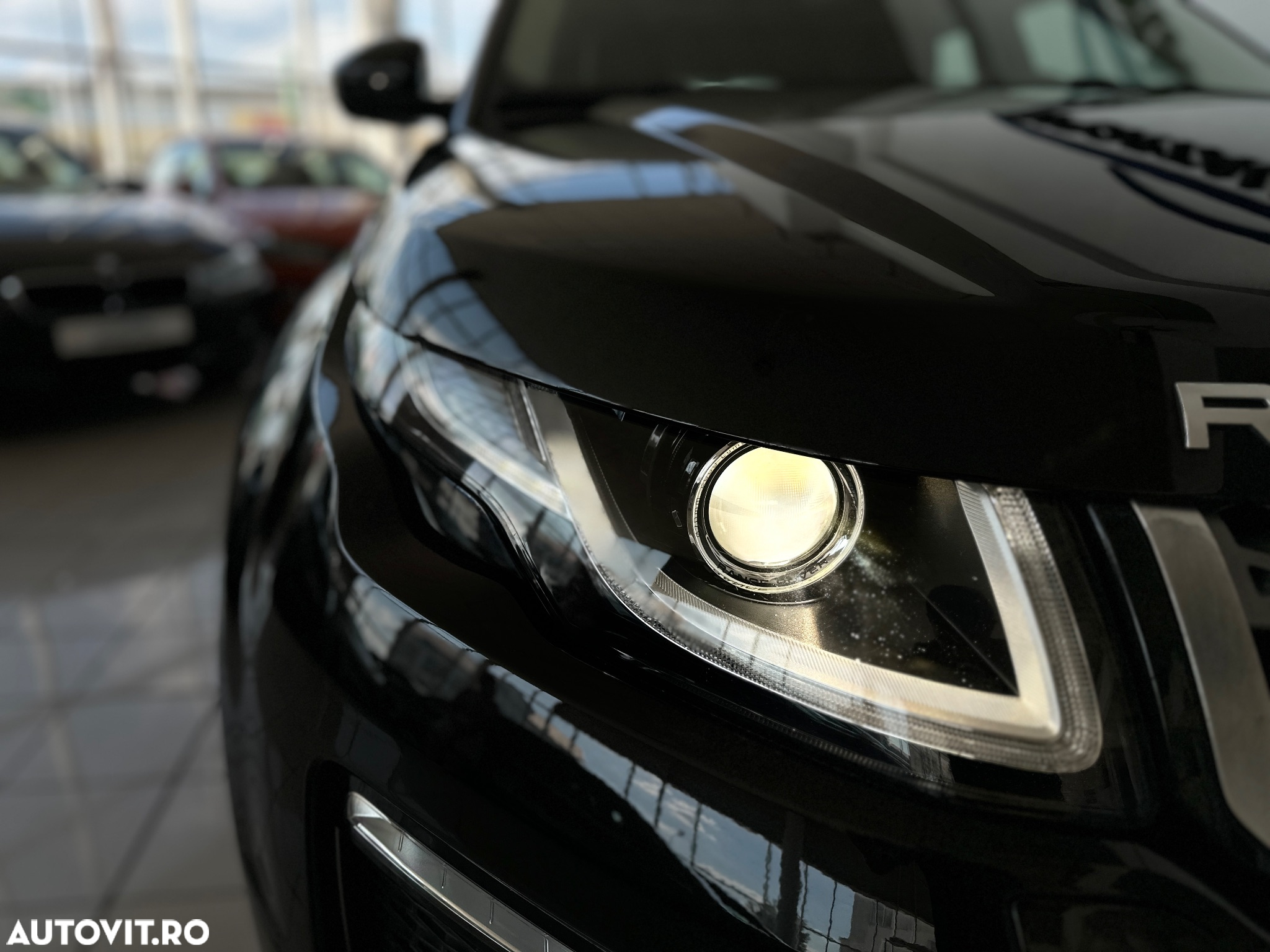 Land Rover Range Rover Evoque 2.0 D150 R-Dynamic SE - 8