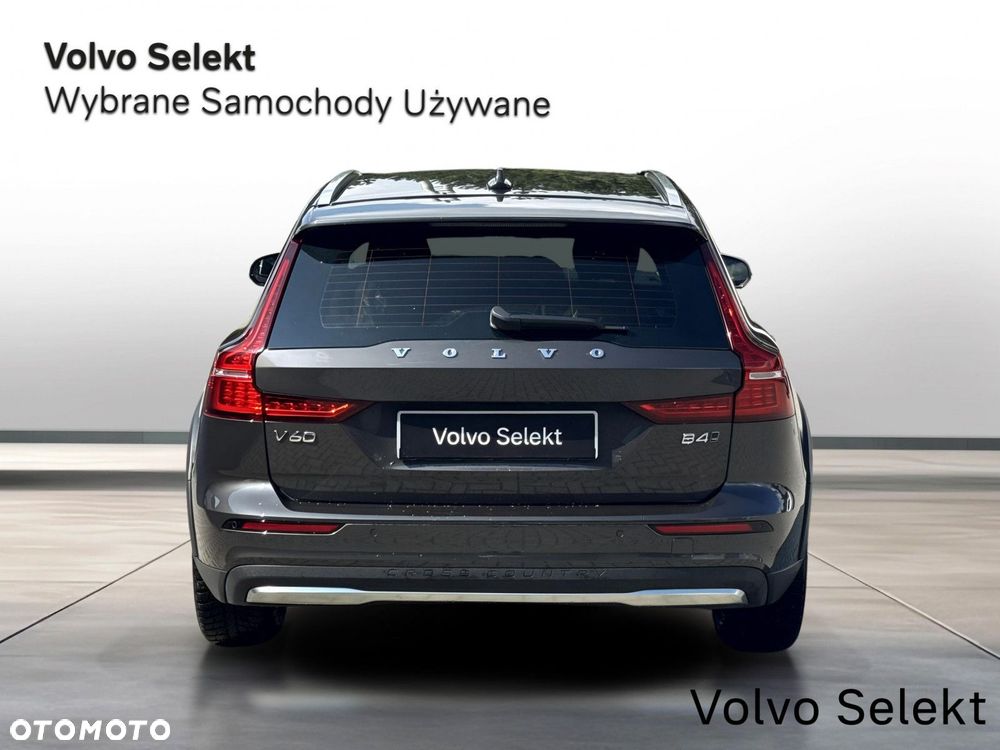 Volvo V60 Cross Country - 5