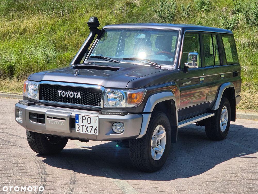 Toyota Land Cruiser - 2