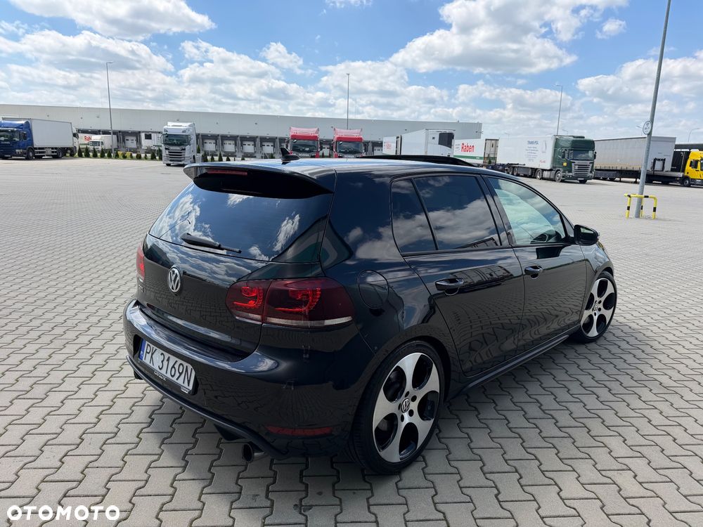 Volkswagen Golf - 9