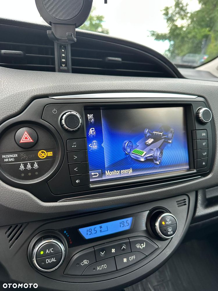 Toyota Yaris Hybrid 100 Active EU6 - 9