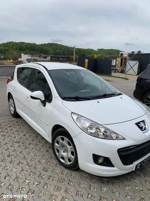 Peugeot 207 1.6 HDi Presence Euro5 - 6