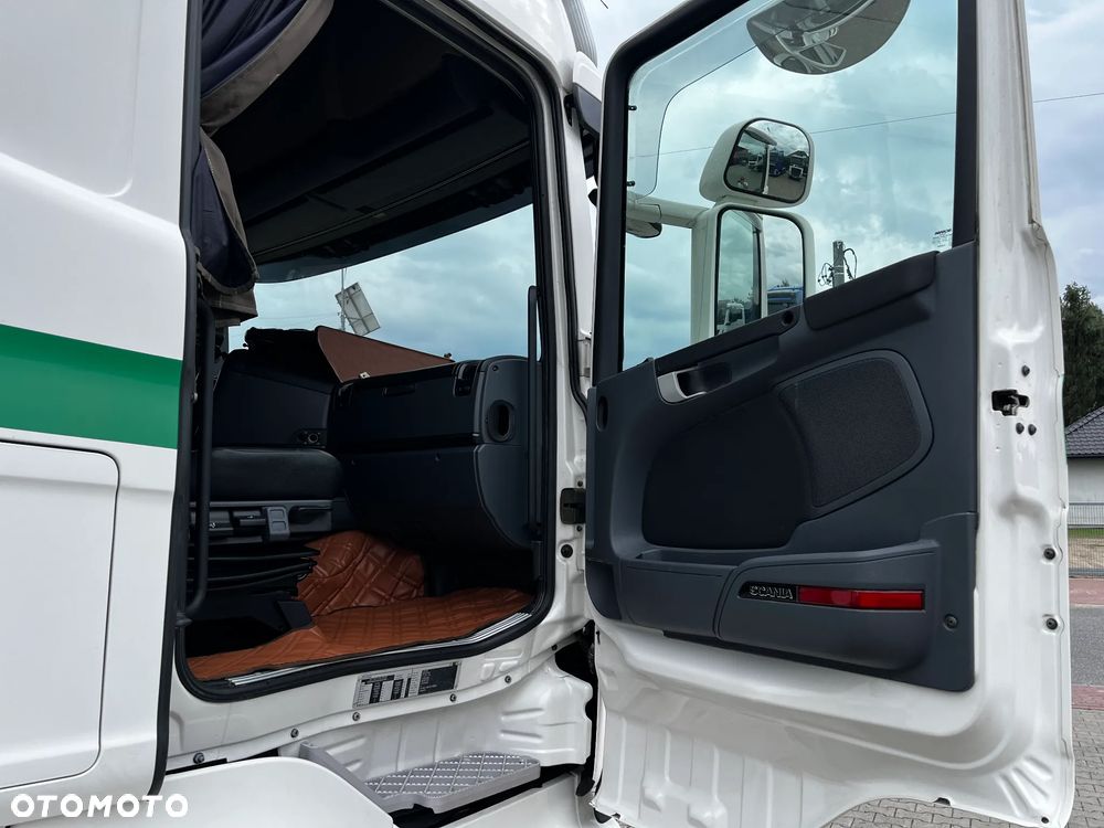 Scania R490 ZESTAW DO PRZEWOZU ŻYWCA/GUITTON/3 POKŁADY/DACH PODNOSZONY/OŚ PODNOSZONA SKRĘTNA/PRZEJAZDOWY - 25