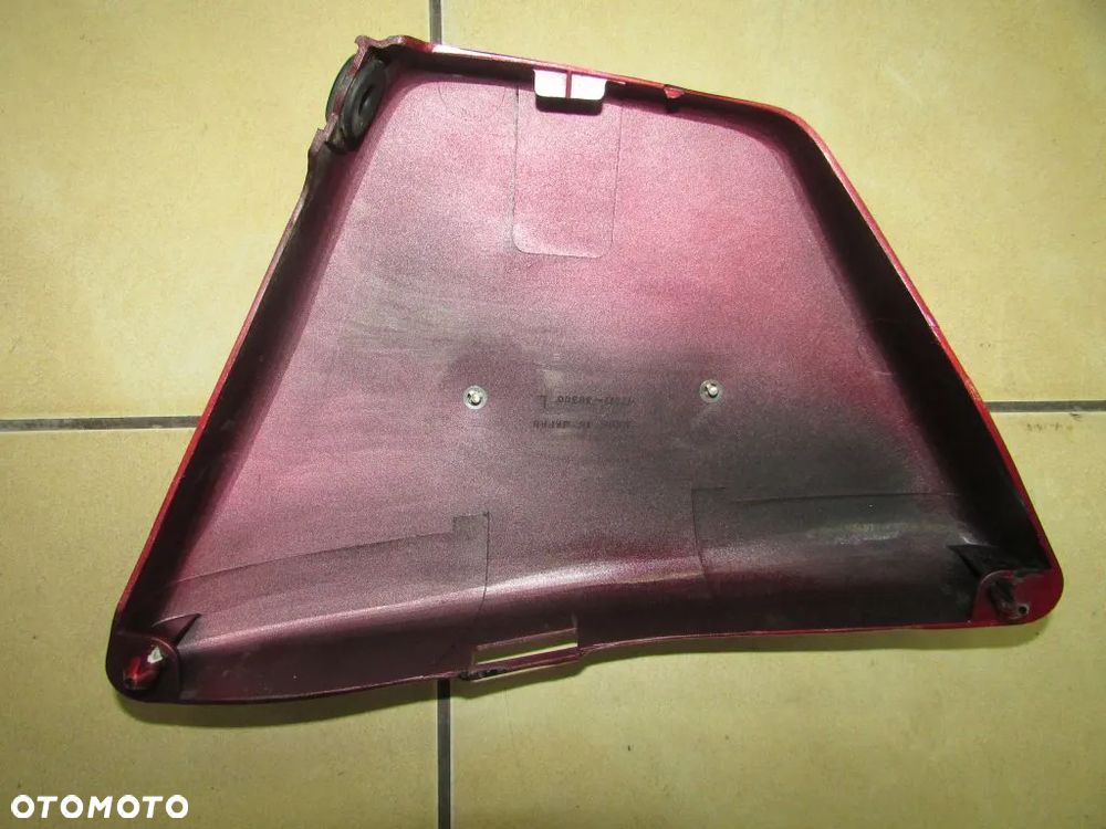 SUZUKI GN 250 boczek osłona - 2
