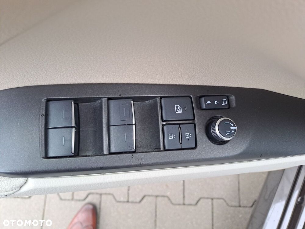 Toyota Camry 2.5 Hybrid Comfort CVT - 11