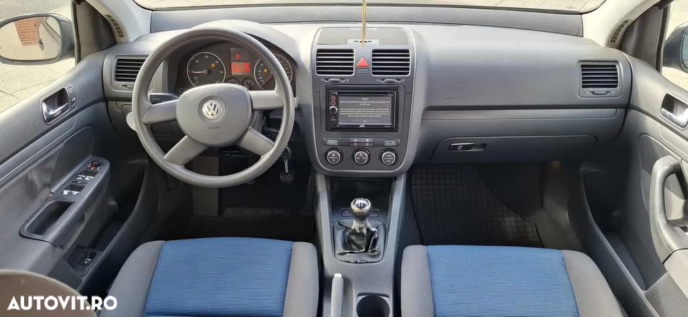 Volkswagen Golf - 6