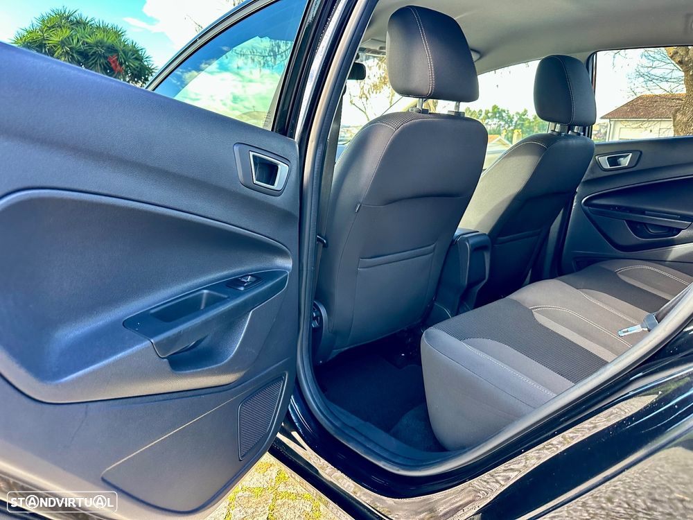 Ford Fiesta 1.5 TDCi Titanium - 23