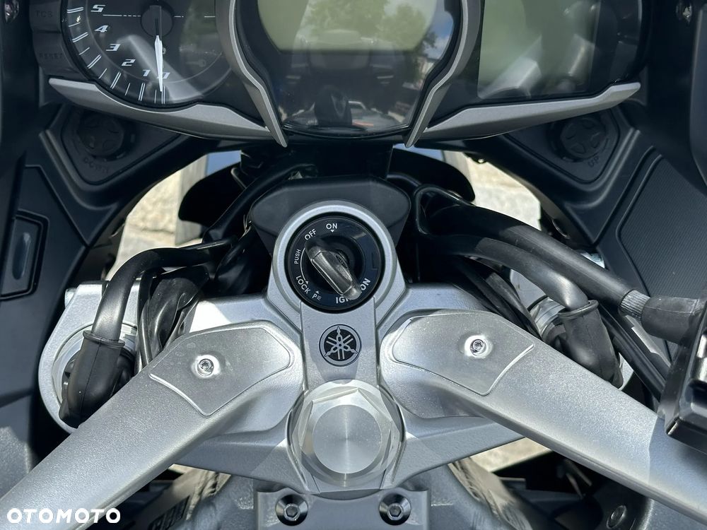 Yamaha FJR - 21