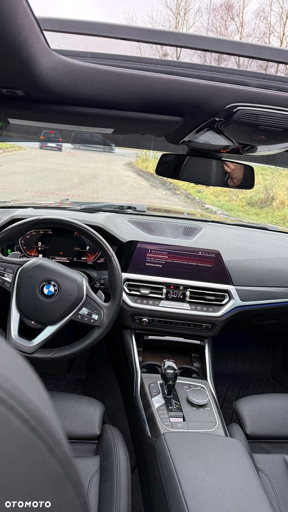 BMW Seria 3 330i xDrive Edition M Sport Shadow - 19