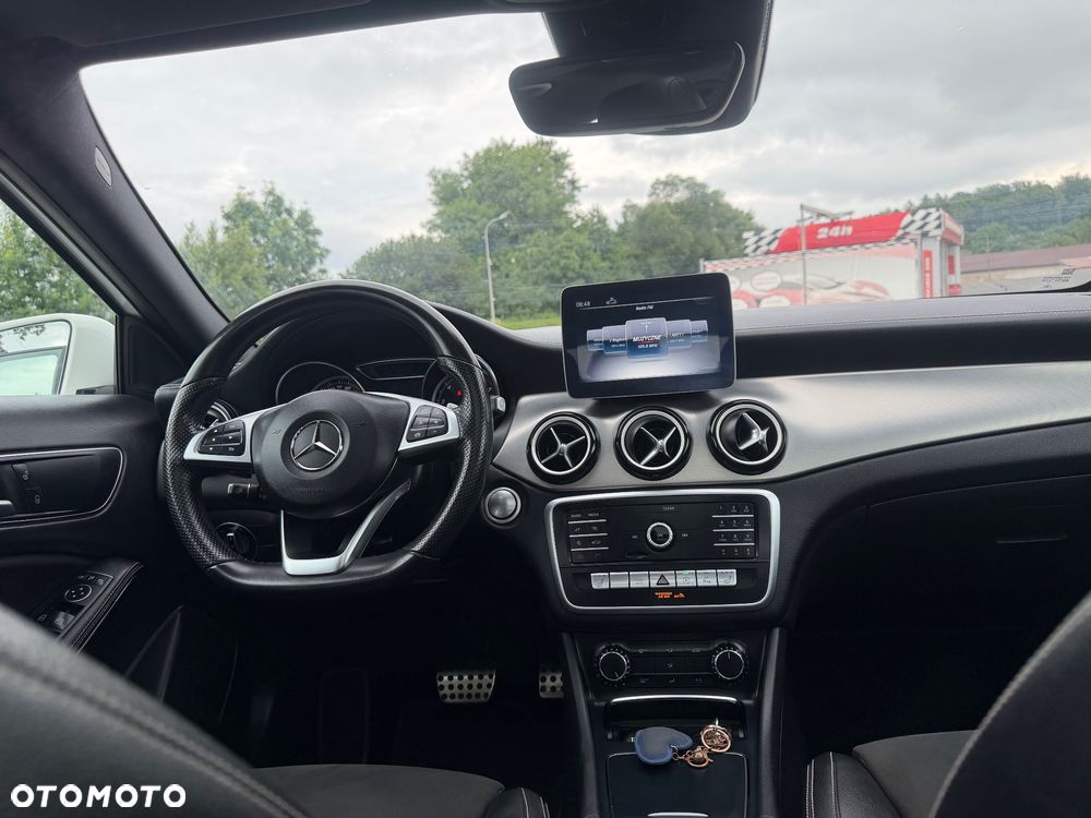 Mercedes-Benz GLA 200 7G-DCT Edition 1 - 16