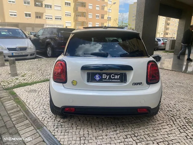 MINI 3 Portas Cooper SE Premium P. Essential - 12