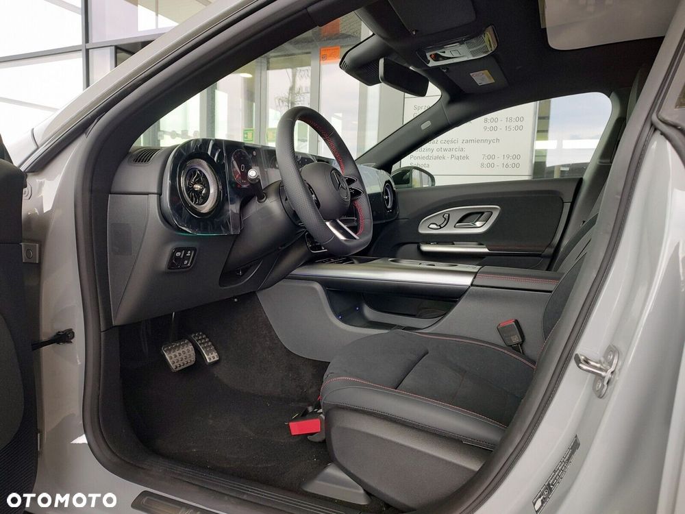 Mercedes-Benz CLA - 9