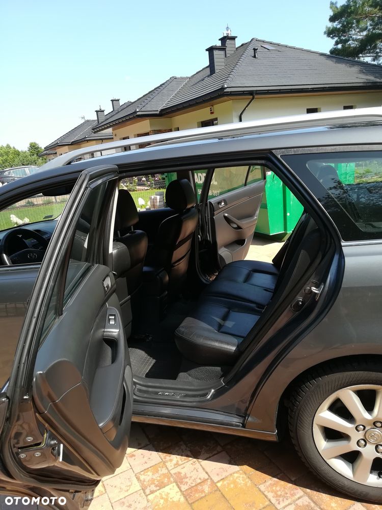 Toyota Avensis - 6